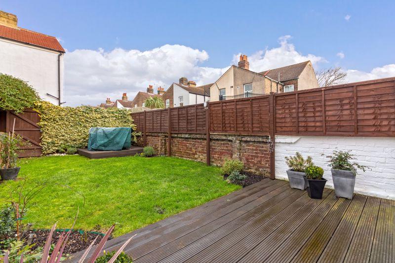 Pavilion Road, Worthing 3 bed terraced house £1,350 pcm (£312 pw)