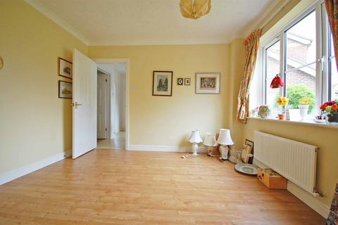1 Pintail Crescent, Great Notley, Braintree, CM77 7WR