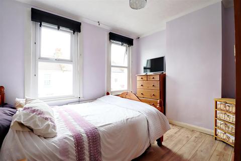 8 Howard Road, Dartford, DA1 1XH