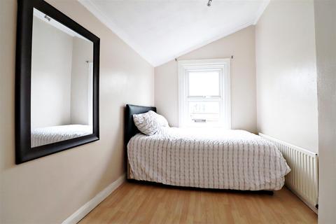 8 Howard Road, Dartford, DA1 1XH
