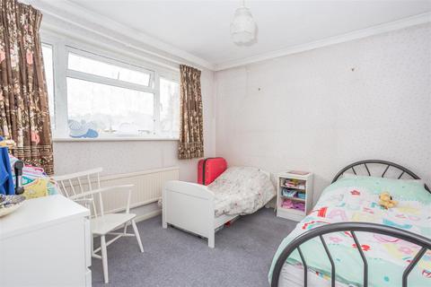 3 Bishops Walk, Wooburn Green, High Wycombe, HP10 0EW