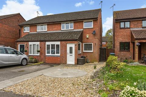 27 Olivers Meadow, Westergate, Chichester, PO20 3YA