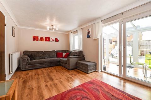 27 Olivers Meadow, Westergate, Chichester, PO20 3YA
