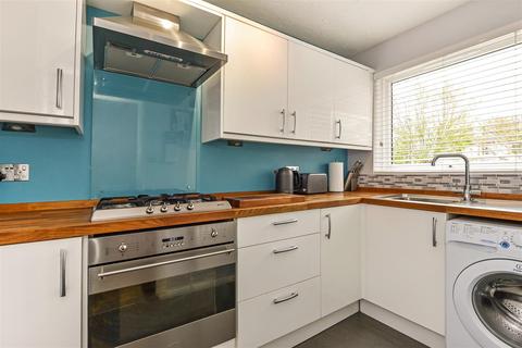 27 Olivers Meadow, Westergate, Chichester, PO20 3YA