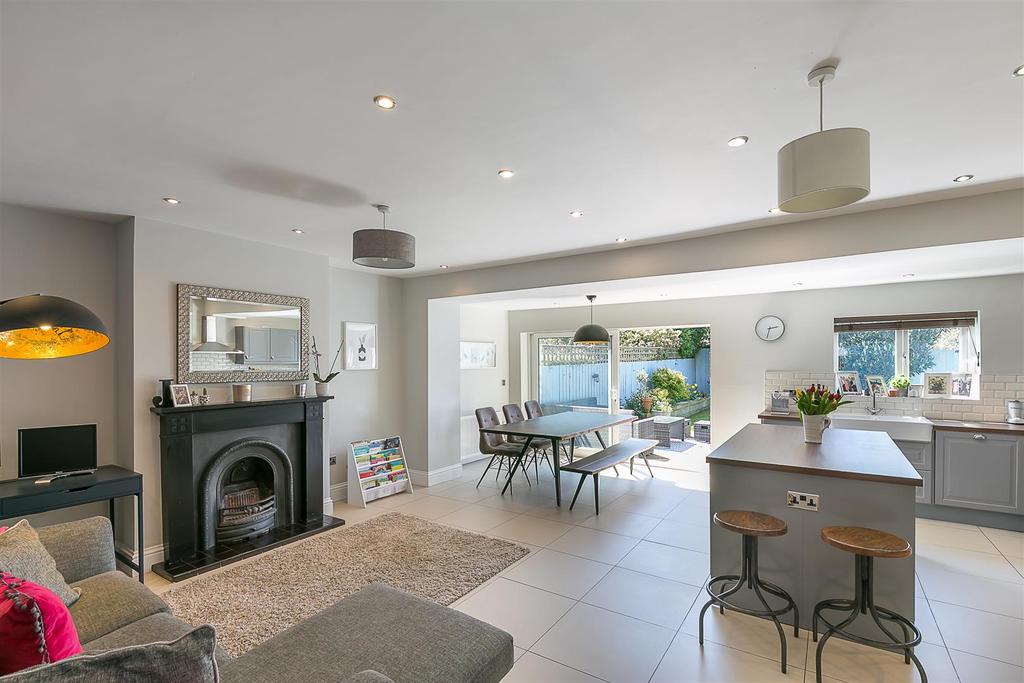 Braintree Gardens, Kenton, Newcastle upon Tyne 3 bed semidetached