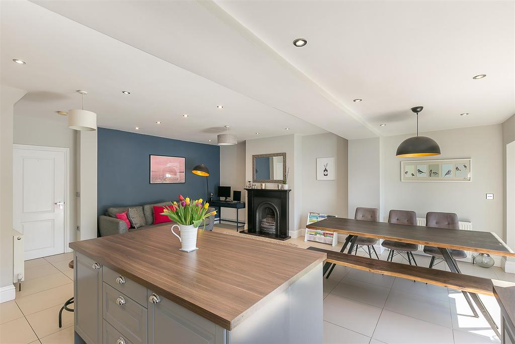 Braintree Gardens, Kenton, Newcastle upon Tyne 3 bed semidetached