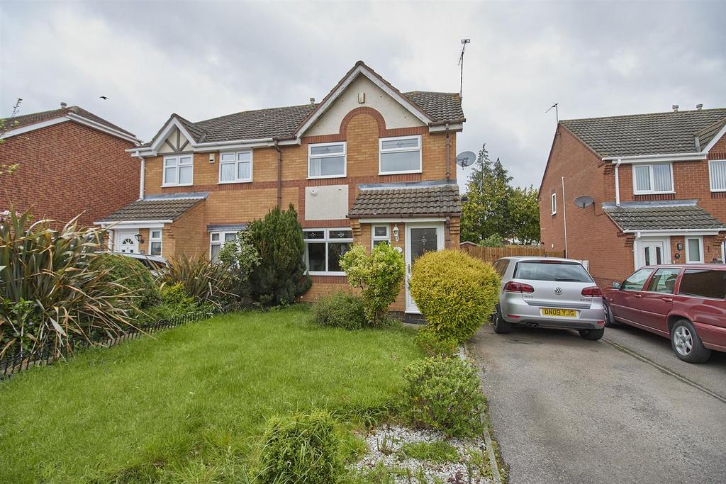 Gainsborough Avenue, Hinckley 3 bed semidetached house £200,000