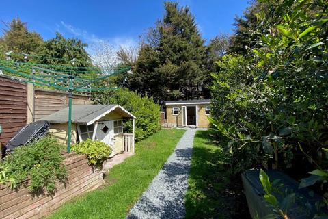 6 Rom Crescent, Romford, RM7 0PL