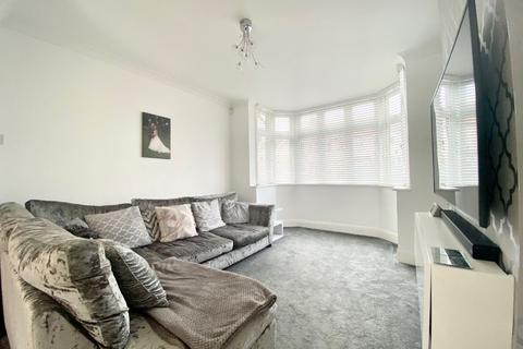 6 Rom Crescent, Romford, RM7 0PL