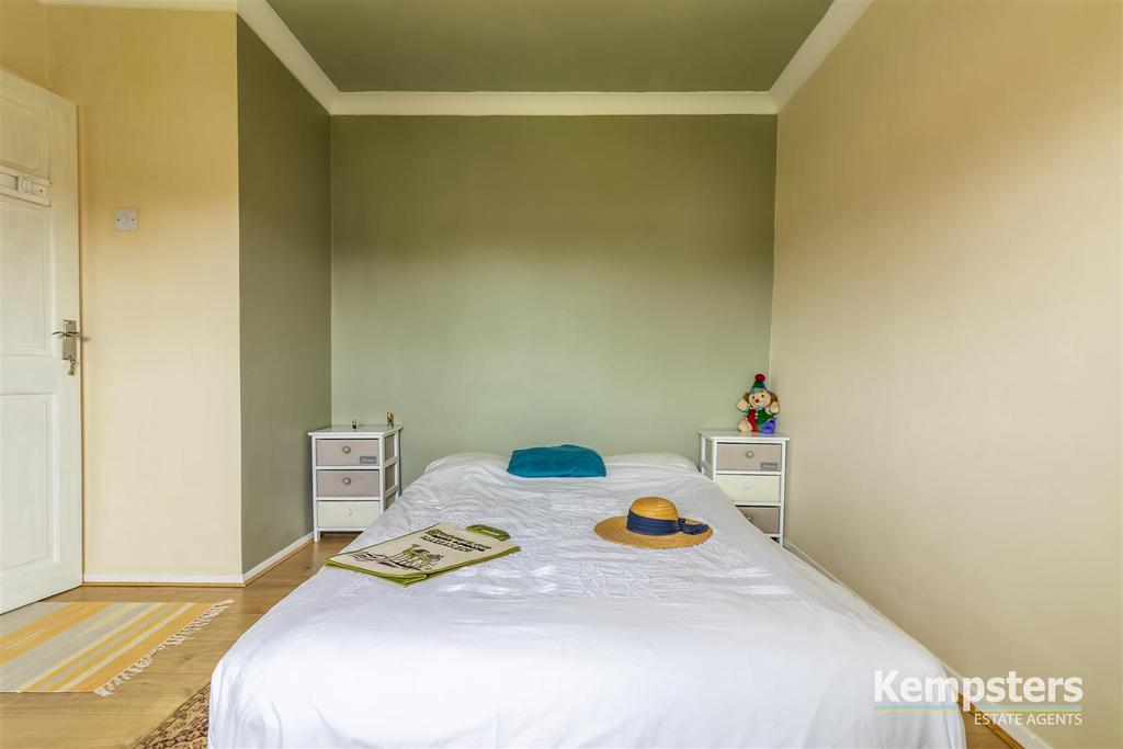 Bedroom 2 3rd.jpg