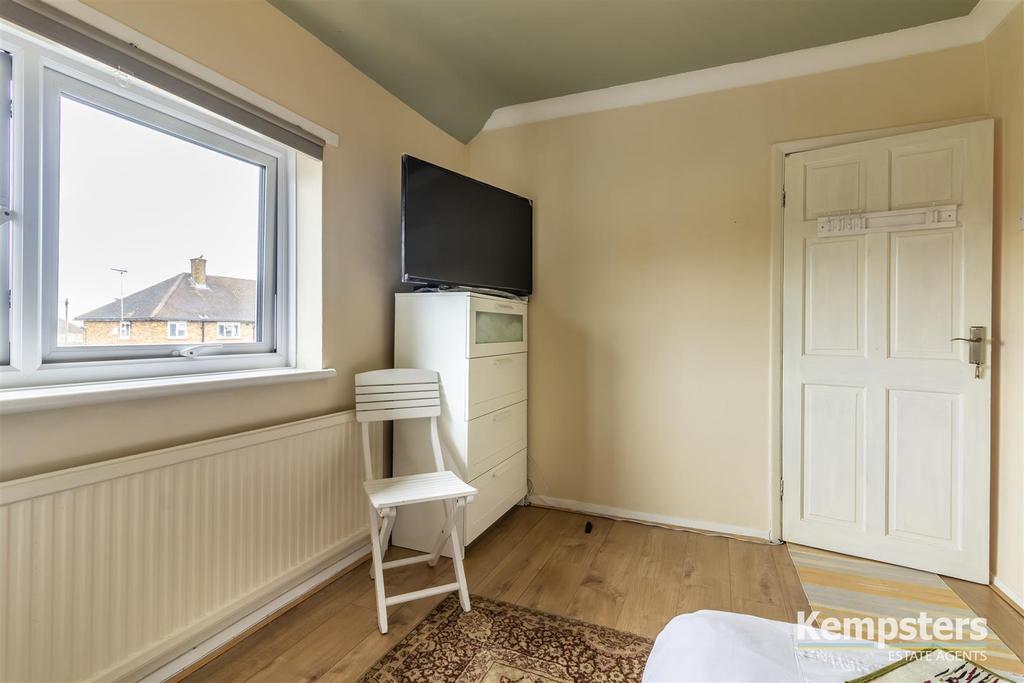 Bedroom 2 4th.jpg