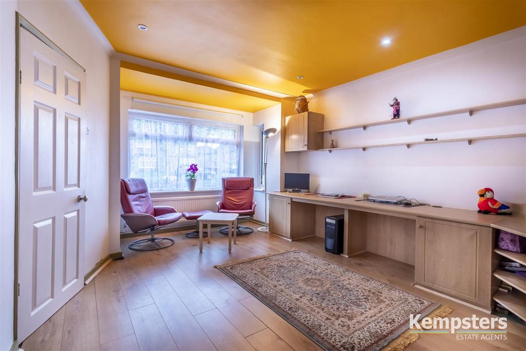 Lounge 1a.jpg