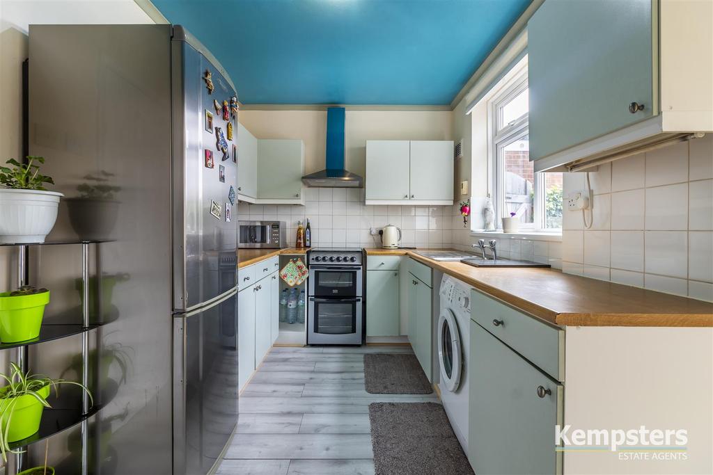 Kitchen 1.jpg