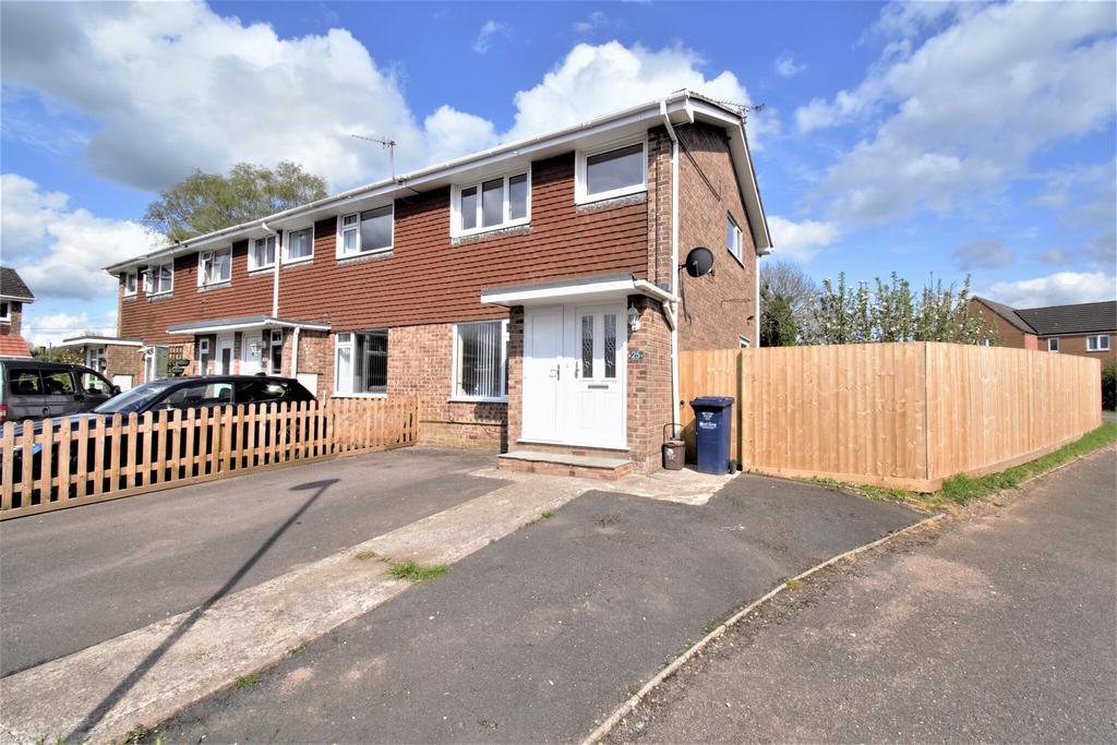 Bridge Close, Gillingham, 3 bed end of terrace house £950 pcm (£219 pw)