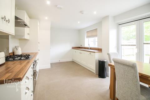 6 Bluebrook Avenue, Hambleton, Poulton-le-fylde, FY6 9FG