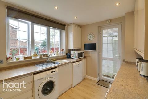 27 Finucane Drive, Orpington, BR5 4ED