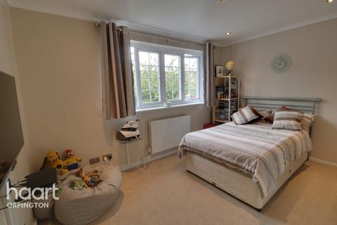 27 Finucane Drive, Orpington, BR5 4ED