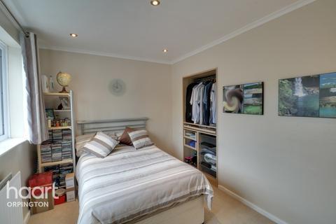 27 Finucane Drive, Orpington, BR5 4ED
