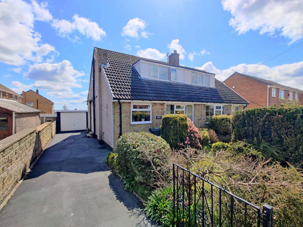 50 Norton Drive, Halifax HX2 7RB 2 bed semidetached bungalow £169,950