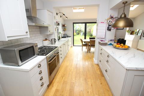 9 Avon Close, Worcester Park, KT4 7AQ