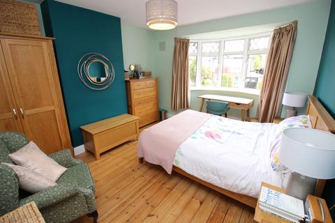 9 Avon Close, Worcester Park, KT4 7AQ