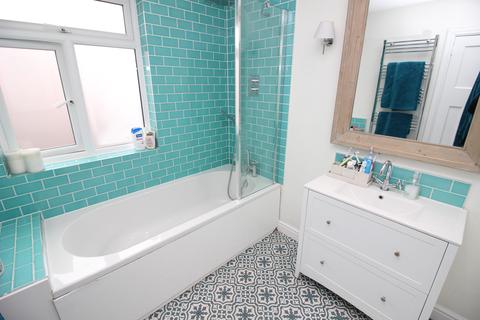 9 Avon Close, Worcester Park, KT4 7AQ