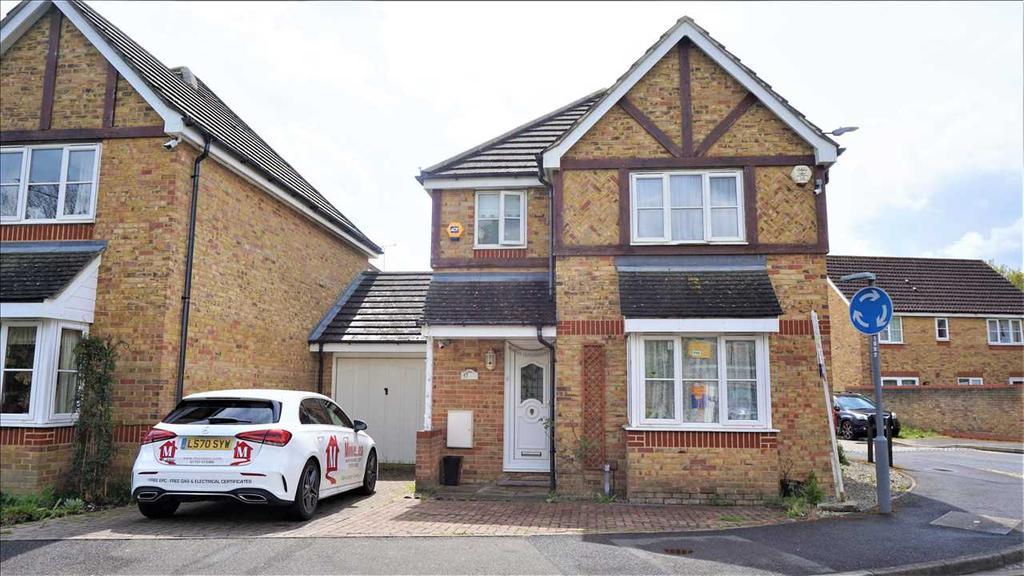 Earls Lane, Cippenham, Slough 3 bed detached house £489,950