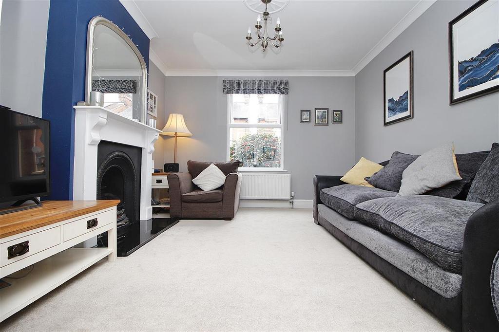 Camden Road, Ipswich 4 bed detached house £300,000