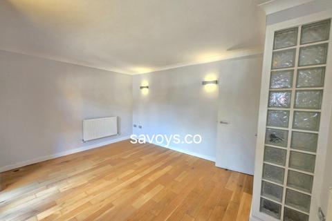 undefined, Lodge Place, Sutton,SM1