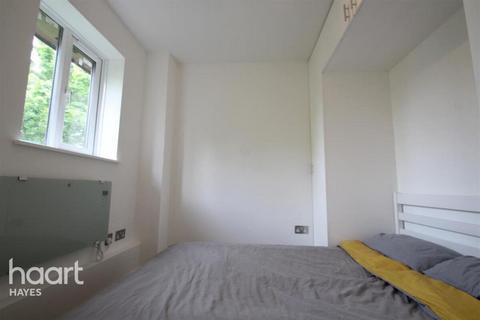 1 bedroom apartment to rent, Willenhall Drive, Hayes