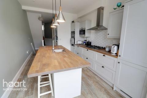 17 Broadway, Northampton, NN1 4SF