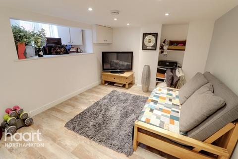 17 Broadway, Northampton, NN1 4SF
