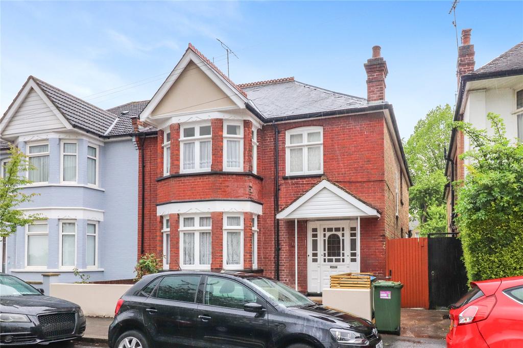 Mildred Avenue, Watford, Herts, WD18 4 bed semidetached house £770,000