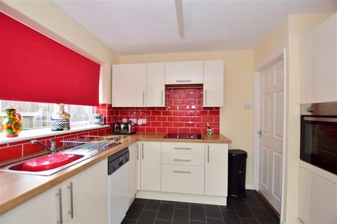 3 Admirals Walk, Minster On Sea, Sheerness, ME12 3AY