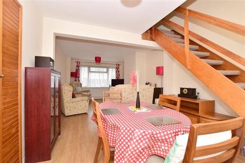 3 Admirals Walk, Minster On Sea, Sheerness, ME12 3AY
