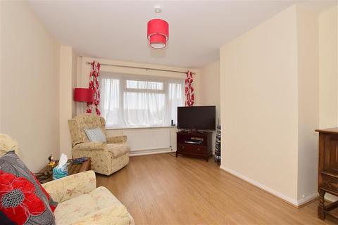3 Admirals Walk, Minster On Sea, Sheerness, ME12 3AY