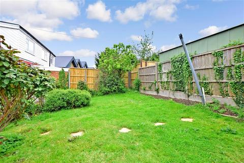 3 Admirals Walk, Minster On Sea, Sheerness, ME12 3AY