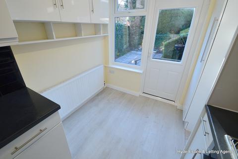 3 bedroom semi-detached house to rent, Prestwich, Manchester M25