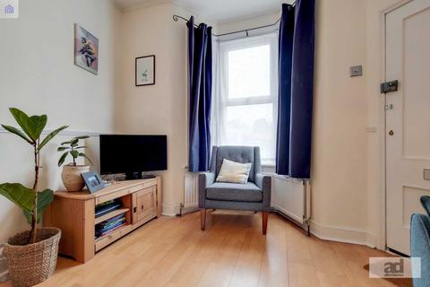 72 Elm Road, Leytonstone, London, E11 4DW