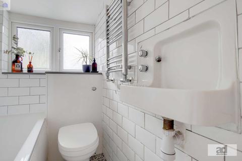 72 Elm Road, Leytonstone, London, E11 4DW