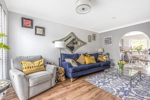 2 Drake Close, Horsham, RH12 5UB