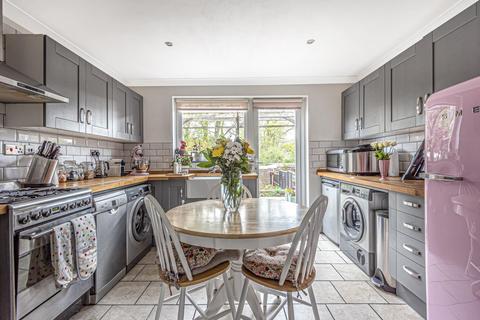 2 Drake Close, Horsham, RH12 5UB