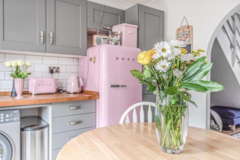 2 Drake Close, Horsham, RH12 5UB