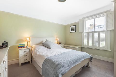 54 Queens Road, Thames Ditton, KT7 0QX