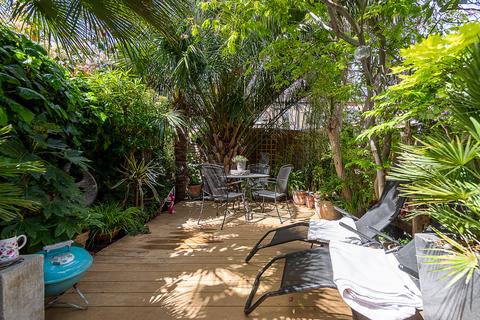 24 Silverton Road, London, W6 9NY