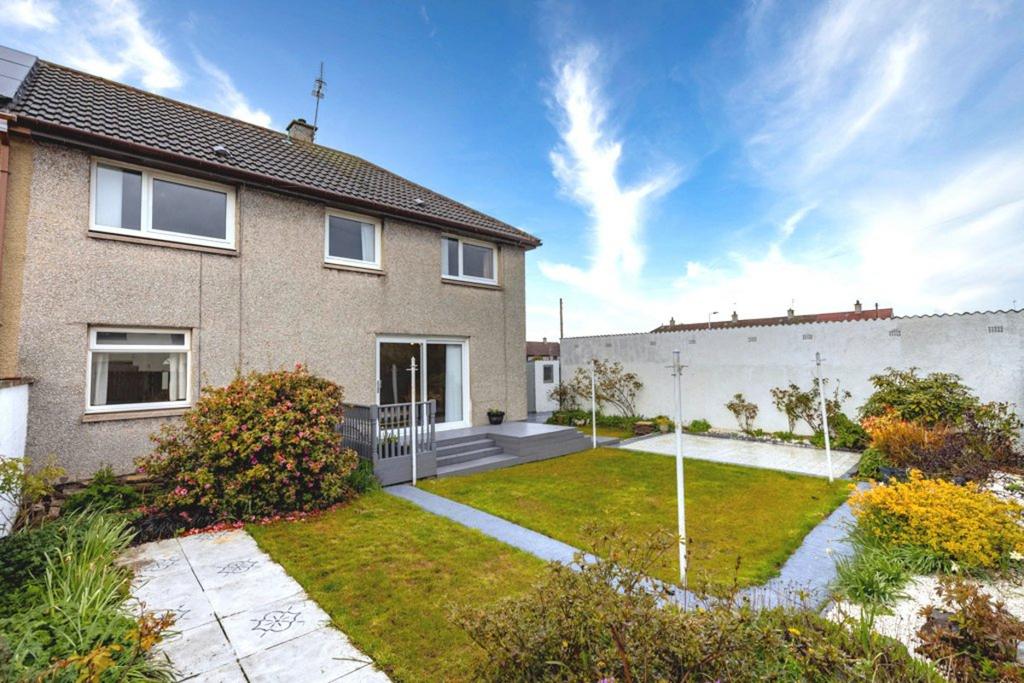 Ryan Road, Glenrothes, KY6 4 bed terraced house £117,000
