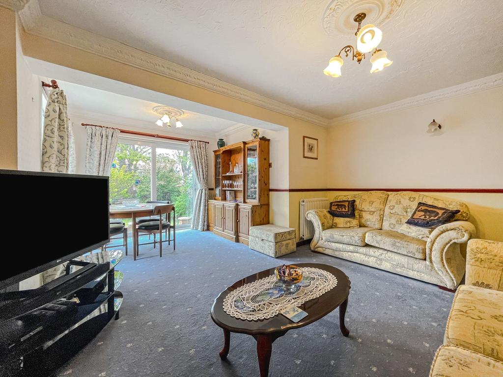 Bywell Drive, Peterlee, Durham, SR8 1LY 2 bed semidetached house £