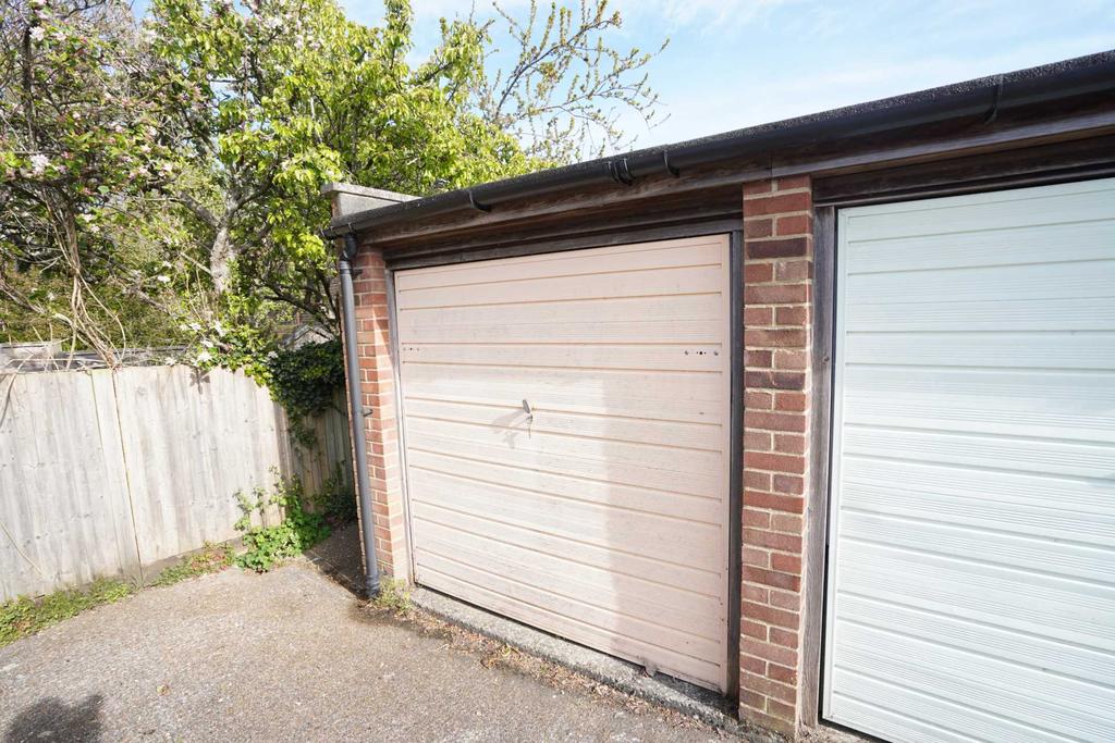 Stoneham Close, Lewes Garage £25,000