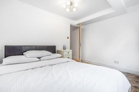 31a Ilminster Gardens, London, SW11 1PJ