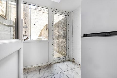31a Ilminster Gardens, London, SW11 1PJ